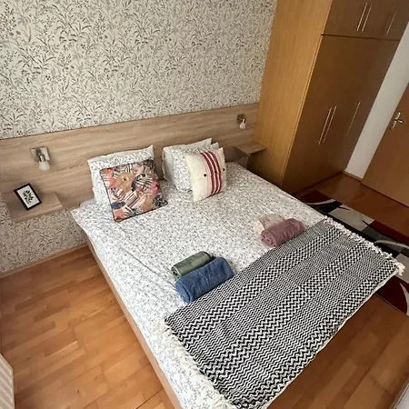 Danube Dwelling Akacfa 26 - Private Indoor Garage *